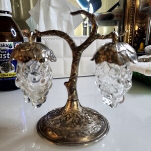 Grape Cluster Salt & Pepper